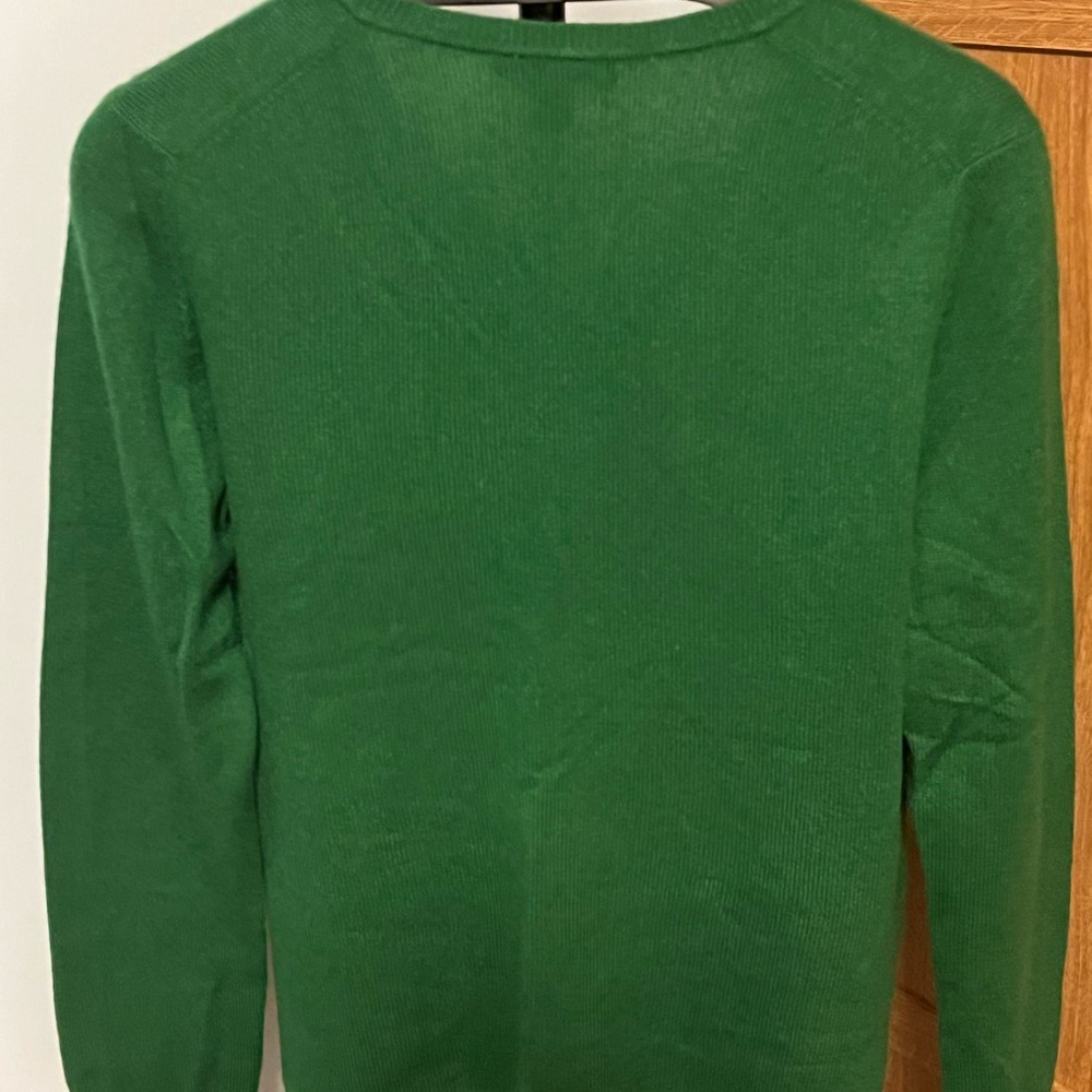 Charter Club Emerald V-Neck Cashmere Sweater - Picture 2 of 3